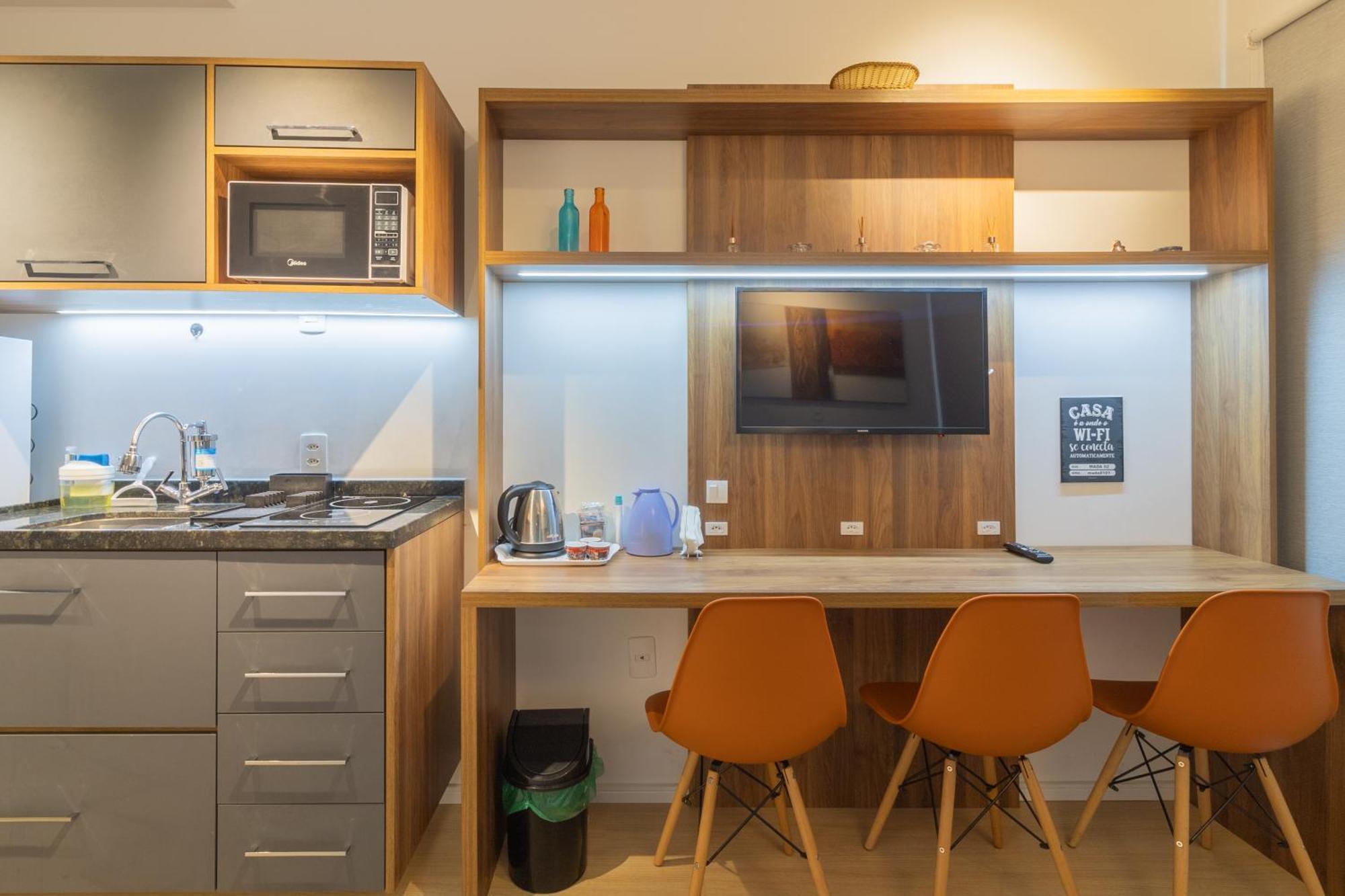 Flat Com Quarto Separado E Varanda A 200M Do Metro Vila Madalena * Sao Paulo
