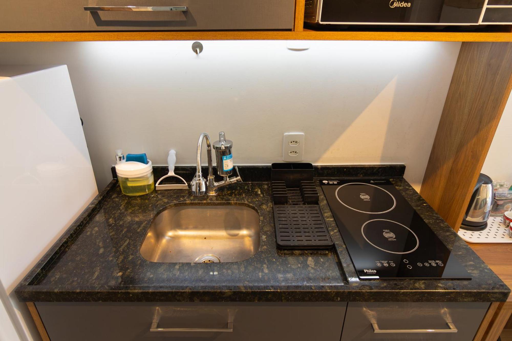 Flat Com Quarto Separado E Varanda A 200M Do Metro Vila Madalena Apartment *