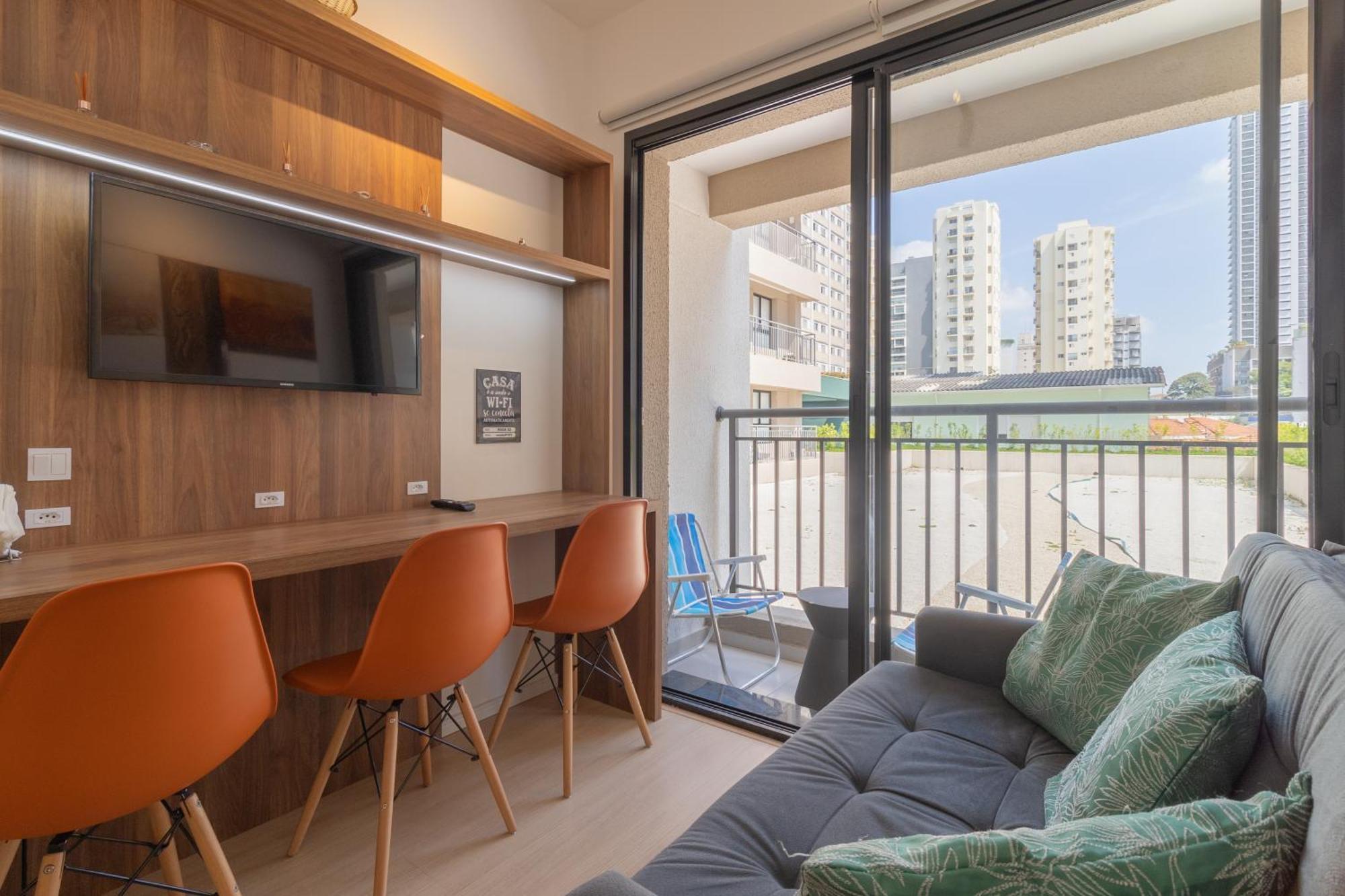 Flat Com Quarto Separado E Varanda A 200M Do Metro Vila Madalena * Sao Paulo