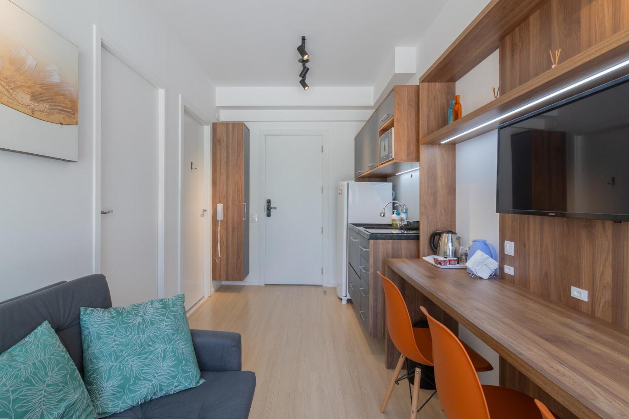 Flat Com Quarto Separado E Varanda A 200M Do Metro Vila Madalena Apartment *